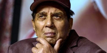 Veteran bollywood icon Dharmendra passes away at 89