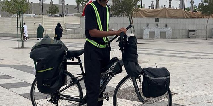 Cyclist completes 2,750km ride from Saudi to Oman