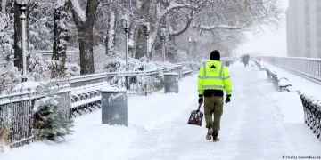 Snow storm blankets New York City, disrupting holiday travel | Muscat Daily| Oman News |Business
