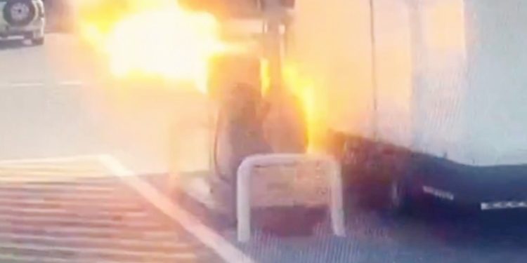 One injured in truck fuel tank explosion at filling station in Oman’s Nizwa Wilayat – The Arabian Stories News