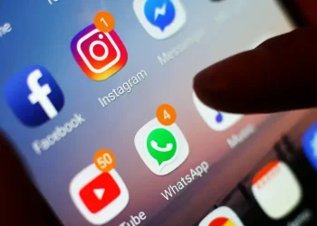 France’s lawmakers vote to ban social media for under-15s | Muscat Daily| Oman News |Business