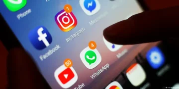 France’s lawmakers vote to ban social media for under-15s | Muscat Daily| Oman News |Business