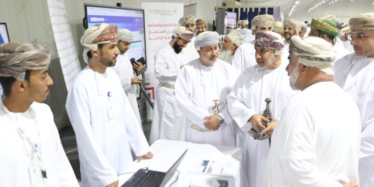 Tax Department in Al Dakhiliyah participates in “Entrepreneurs Forum” to enhance awareness and tax compliance