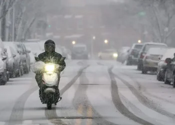 Blizzard warnings mount as fierce snowstorm hits US | Muscat Daily| Oman News |Business