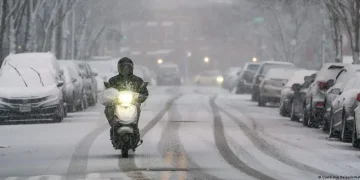 Blizzard warnings mount as fierce snowstorm hits US | Muscat Daily| Oman News |Business