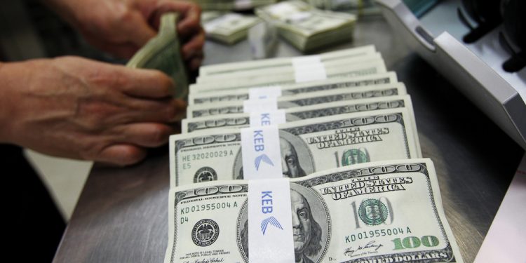 Dollar slips as markets remain cautious over Trump’s Iran peace efforts