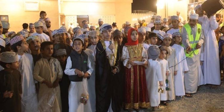 Children keep ‘Al Tahloola’ tradition alive in Al Awabi