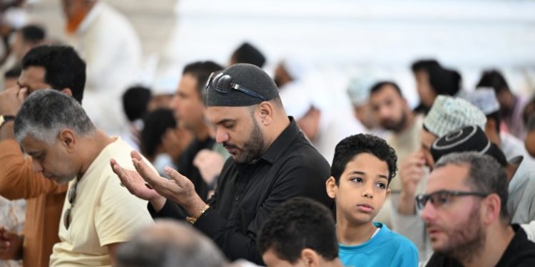 Mosques filled as worshippers mark expected last Friday of Ramadan in Oman – The Arabian Stories News