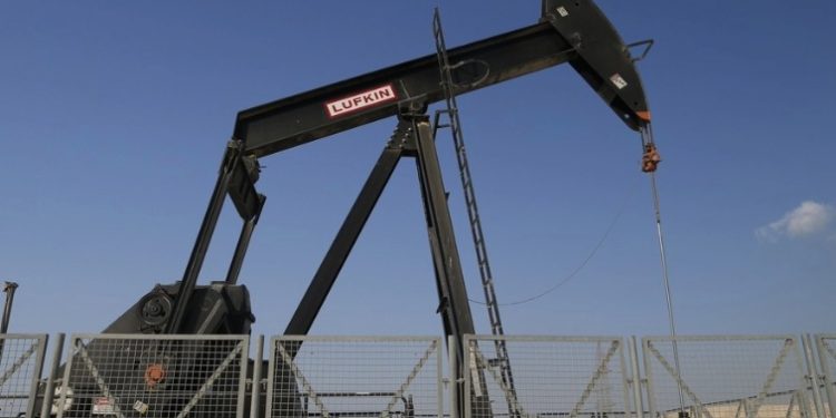 Global oil prices decline after proposal for massive emergency supply release by IEA