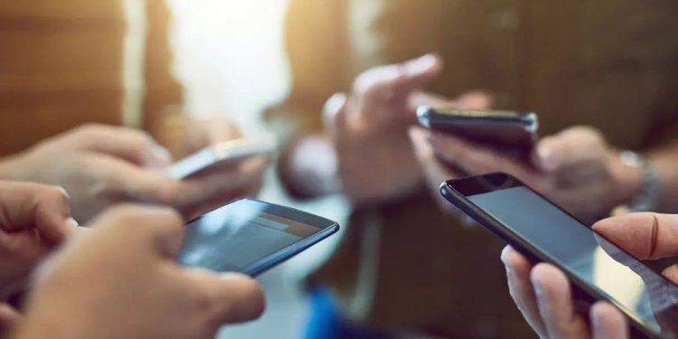 Oman advises mobile users to enable automatic network selection amid outage risks – The Arabian Stories News