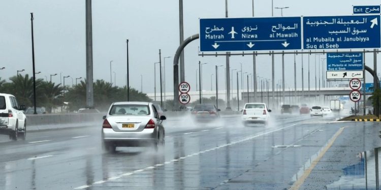Oman braces for more heavy rain and hail tonight; weather to ease Thursday – The Arabian Stories News