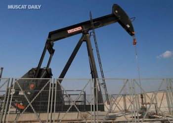 Saudi Arabia, Iraq, UAE and Kuwait cut daily oil production